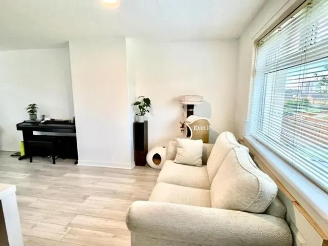 Double Room In 3 Bedroom House