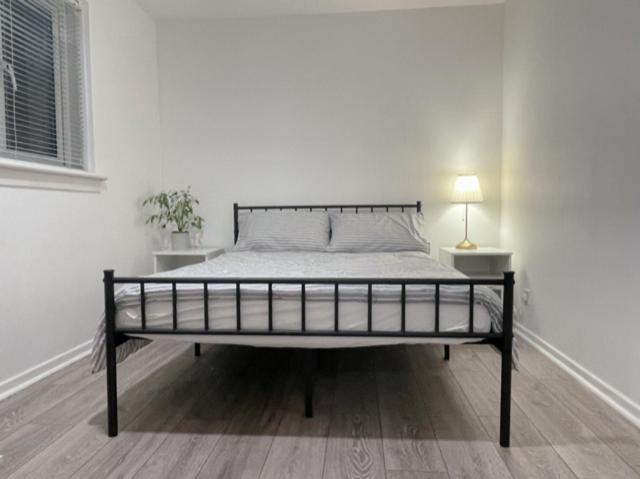 Double In 3 Bedroom House Проживание в семье